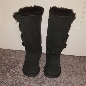 Bailey Button triplet UGG boots